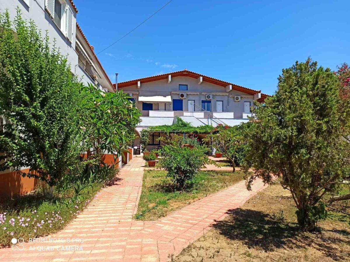 Vias Hotell Neápolis Exteriör bild