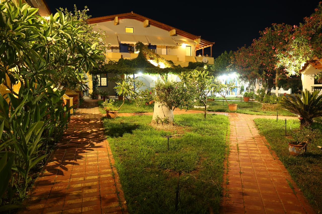 Vias Hotell Neápolis Exteriör bild